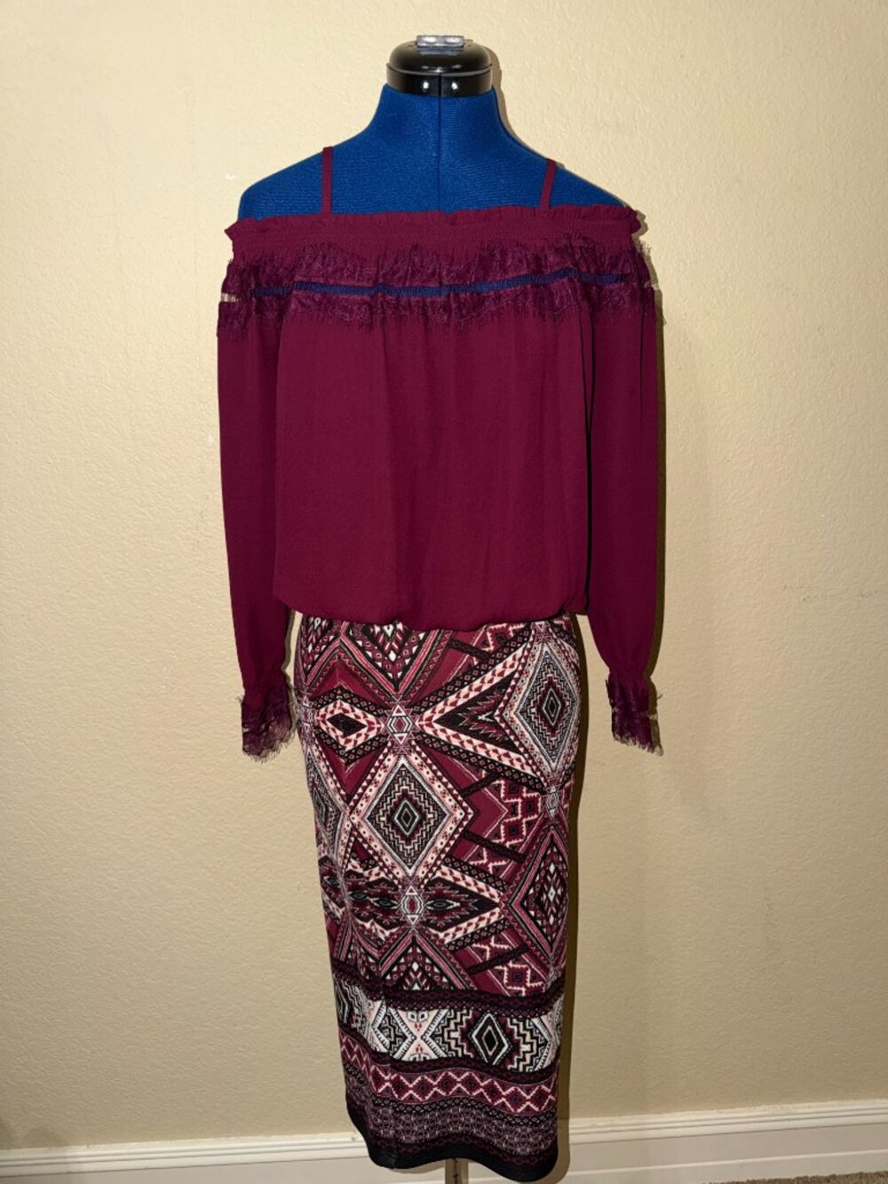 BCX Off-Shoulder Lace Blouse & Geometric Pencil Skirt Set size XS